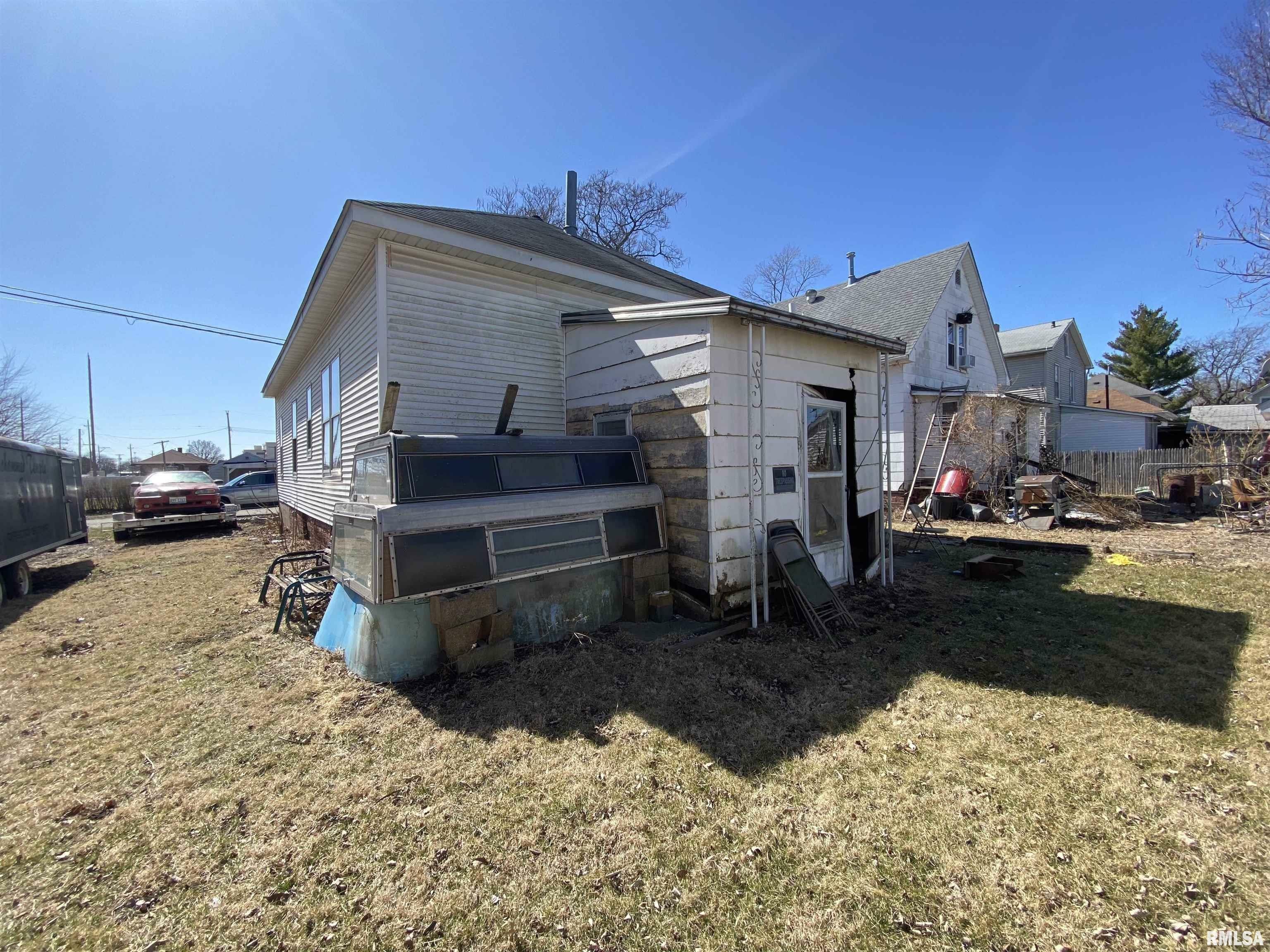 Property Photo:  357 Liberty Place  IL 61520 