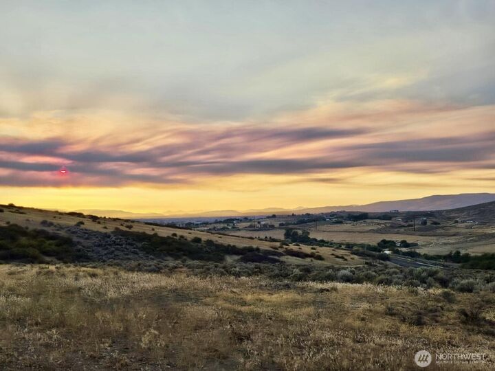 Property Photo:  37  Hidden Acres Drive  WA 98926 