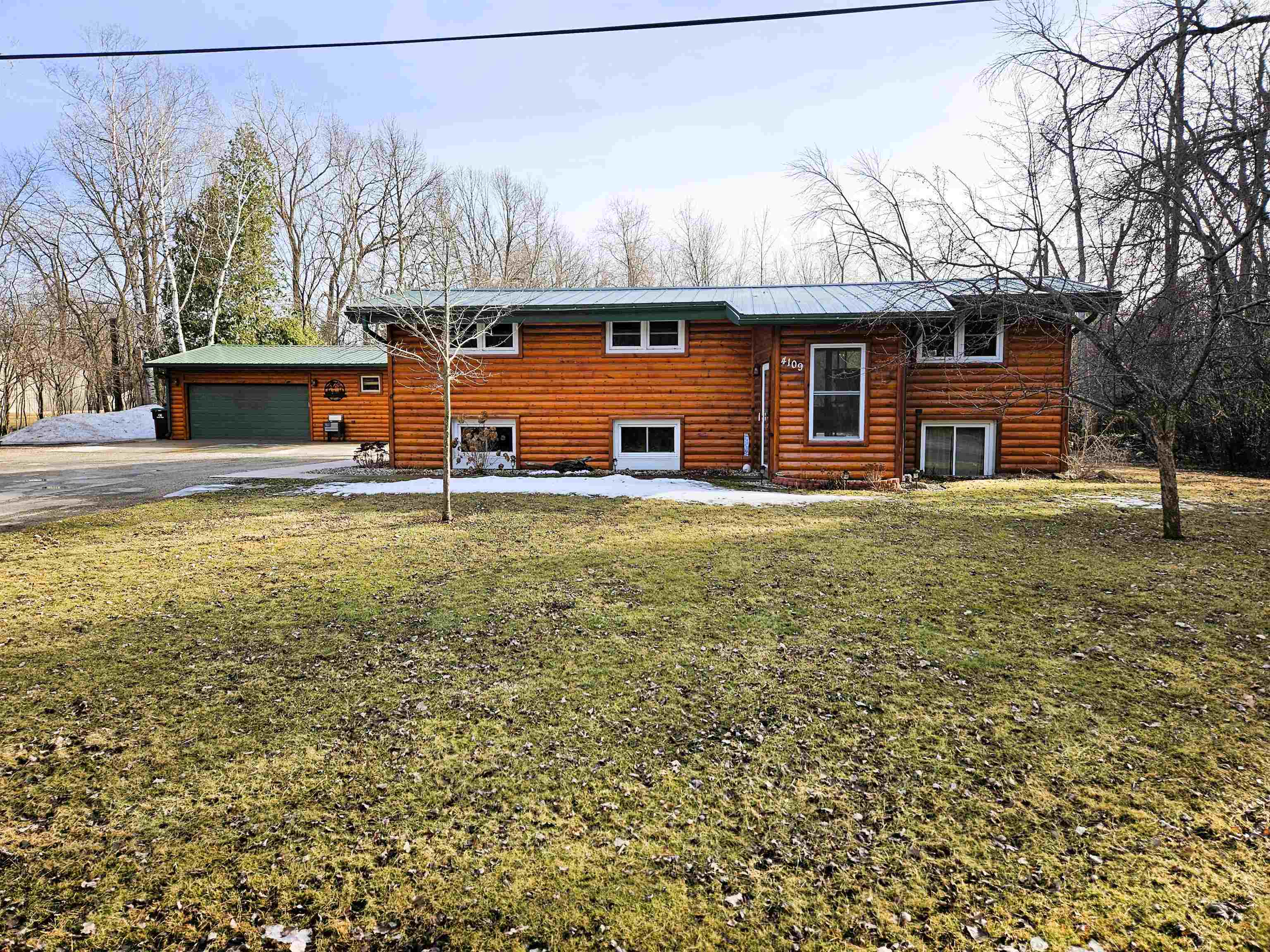 4109 N Capitol Court  Appleton WI 54913-7909 photo