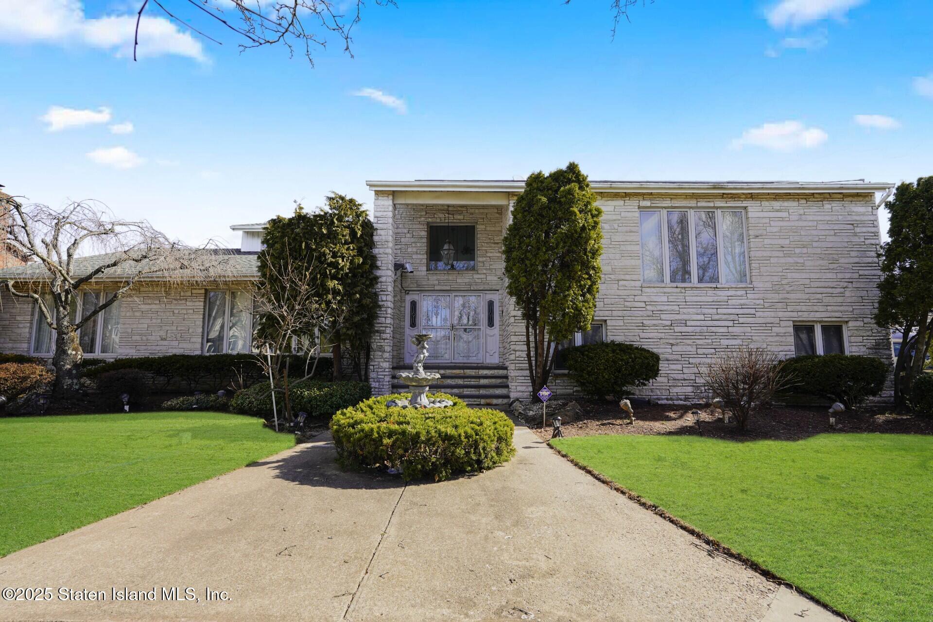 Property Photo: 9 Mallow Street NY 10309