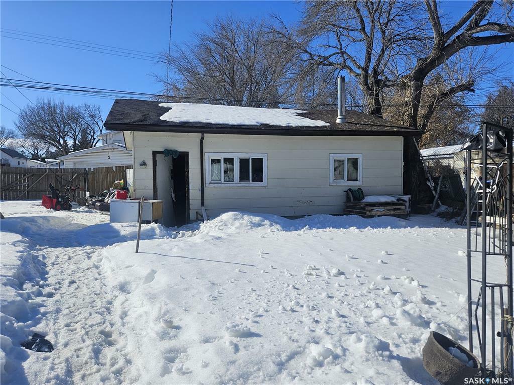 Property Photo:  453 R Avenue S  SK S7M 2Z4 