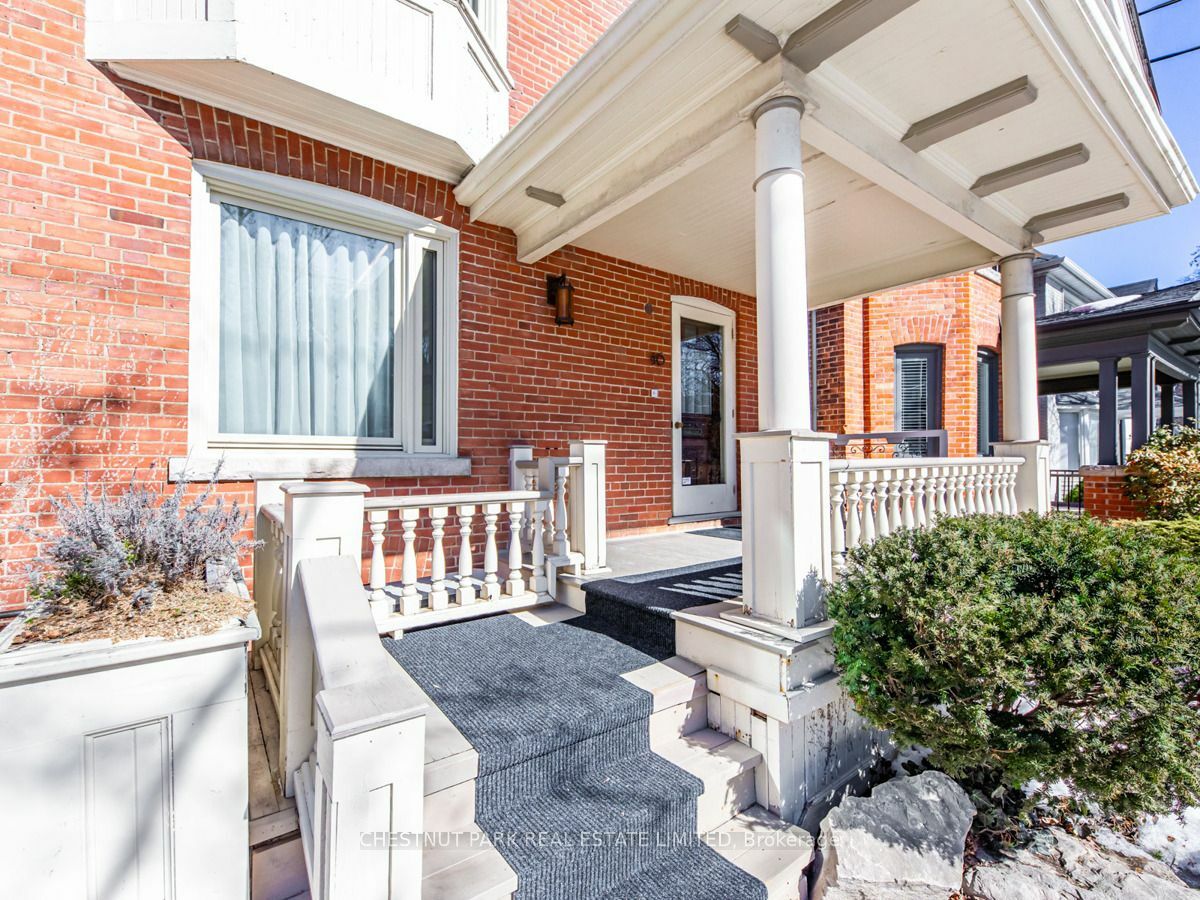 Property Photo:  46 Duggan Ave  ON M4V 1Y2 