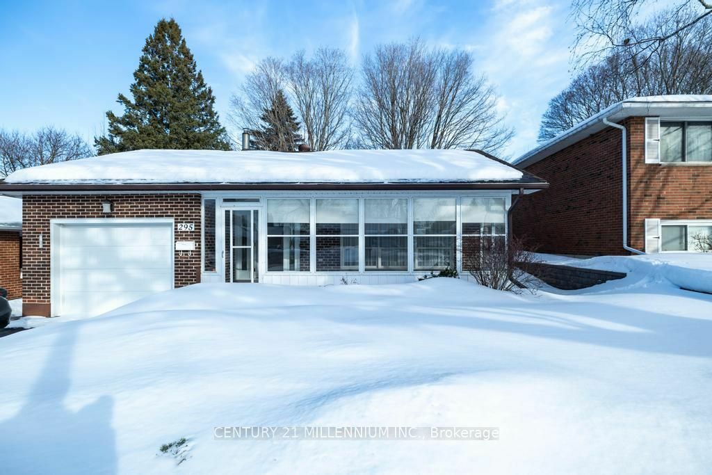 Property Photo:  295 Duckworth St  ON L4M 3X5 