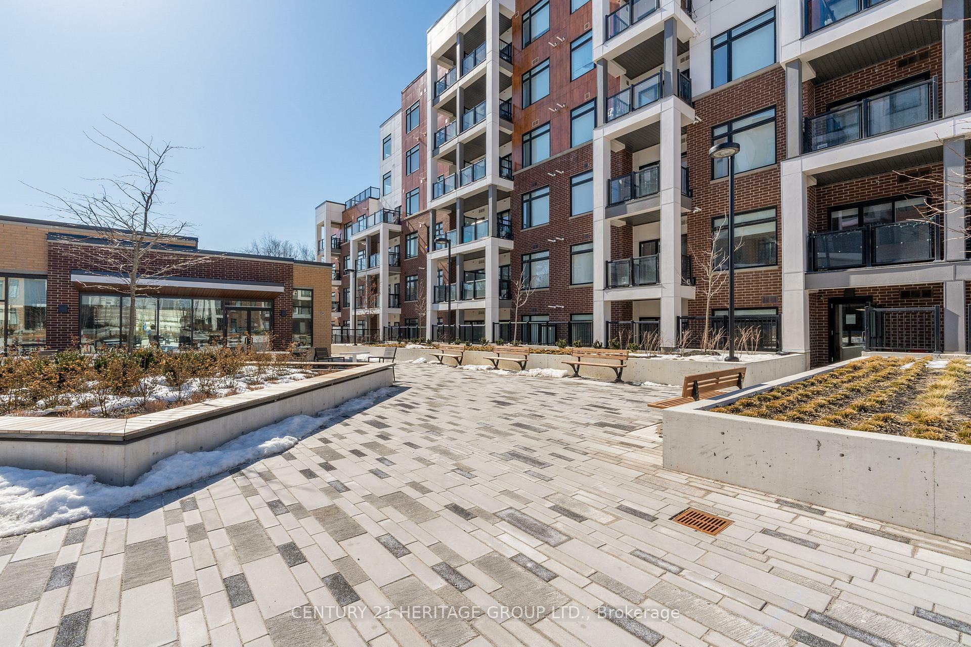 Property Photo: 135 Canon Jackson Drive 602 ON M6M 0C3