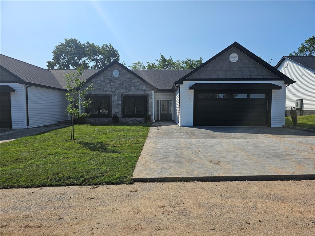 Property Photo: 812 10th St PA 15697