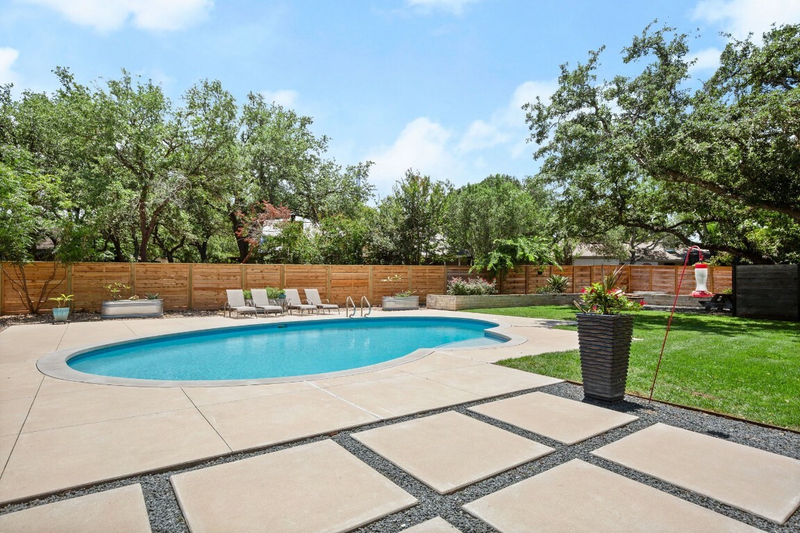 Property Photo: 206 Duck Lake Drive TX 78734