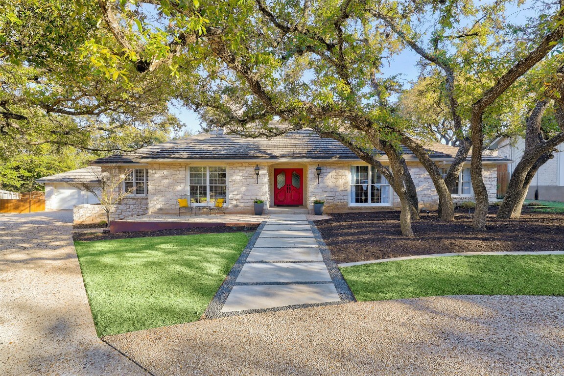 Property Photo:  7803 Heathercrest Circle  TX 78731 