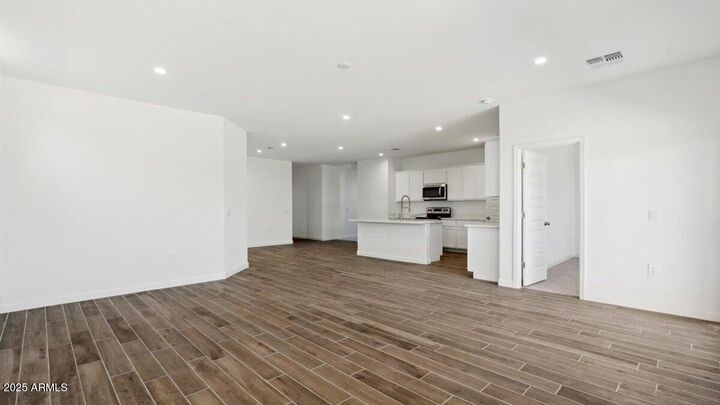 Property Photo: 5735 E Axle Lane AZ 85140