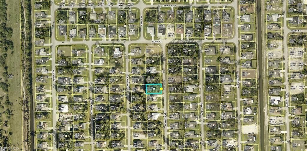Property Photo:  1025 Acroft Ave  FL 33971 