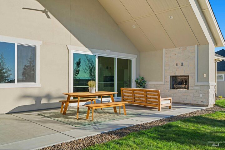 Property Photo: 3081 N Ajax Ave ID 83616