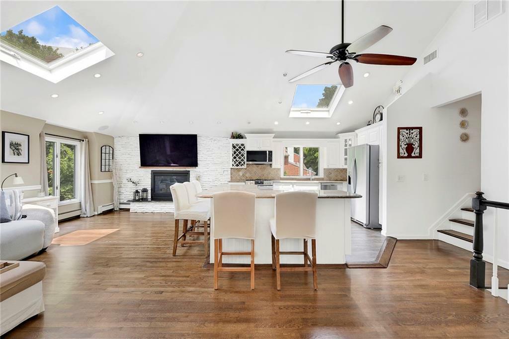 Property Photo: 384 North Railroad Avenue NY 10304