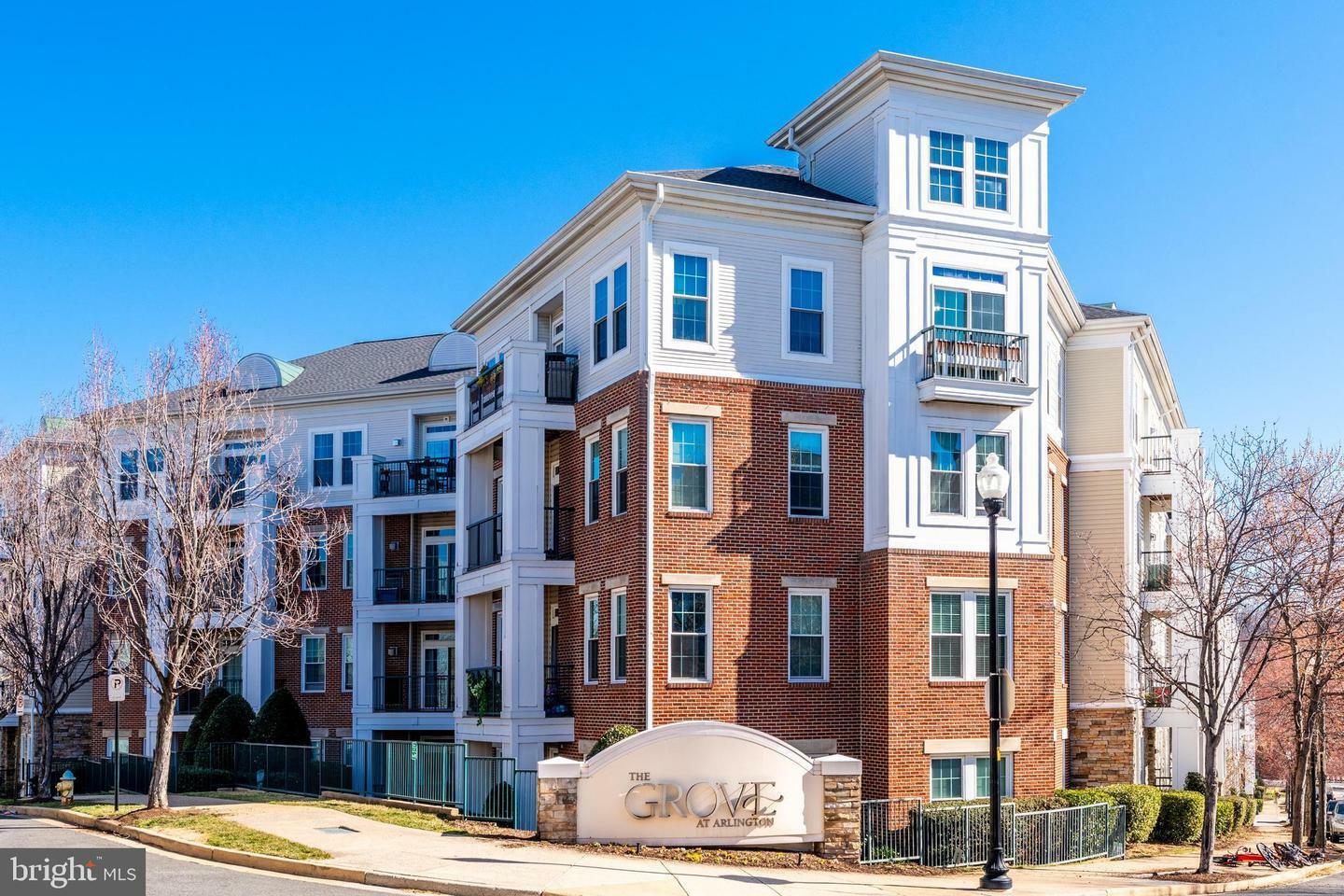 2465 Army Navy Drive 1-109  Arlington VA 22206 photo