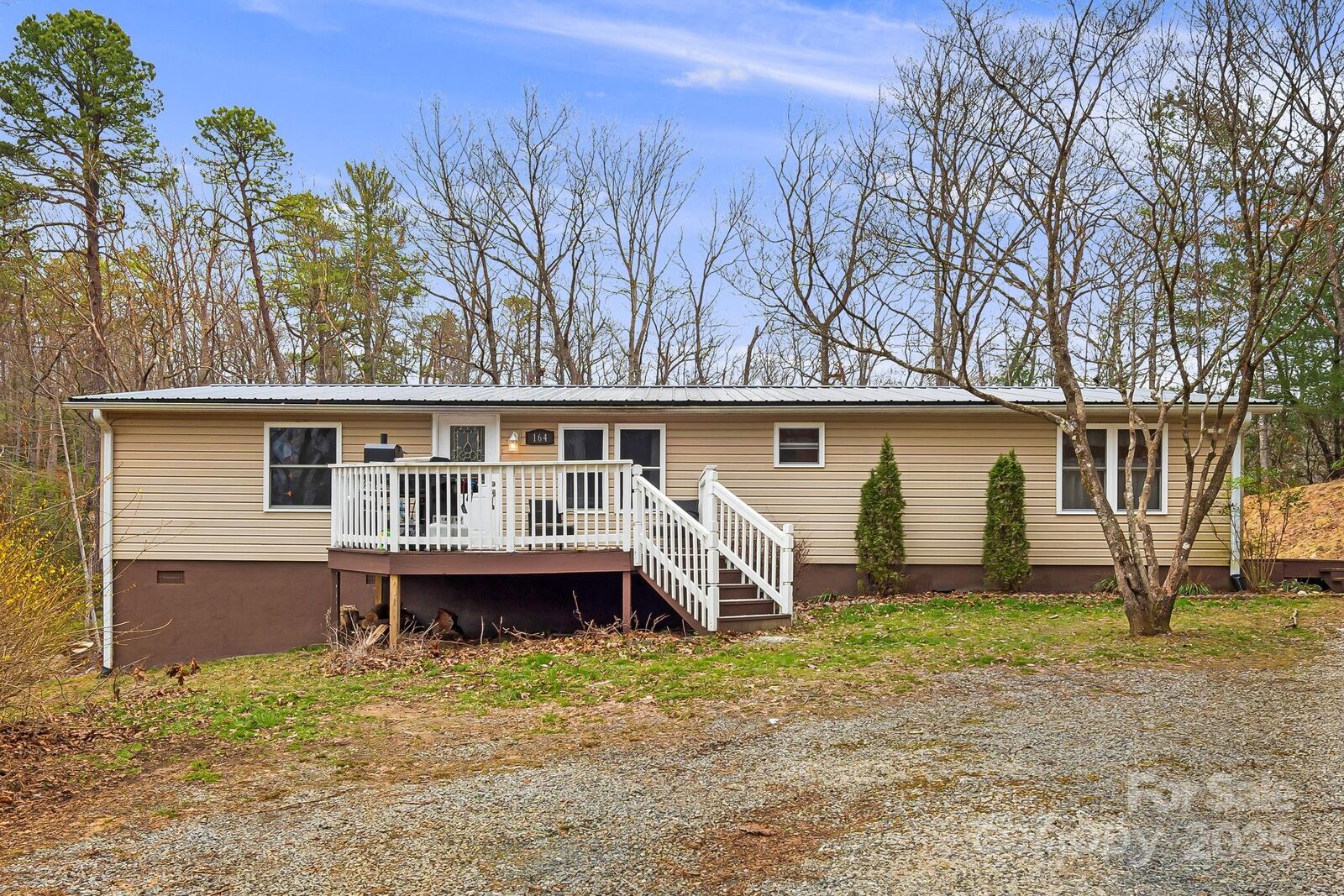 Property Photo: 164 Cross Country Lane NC 28742