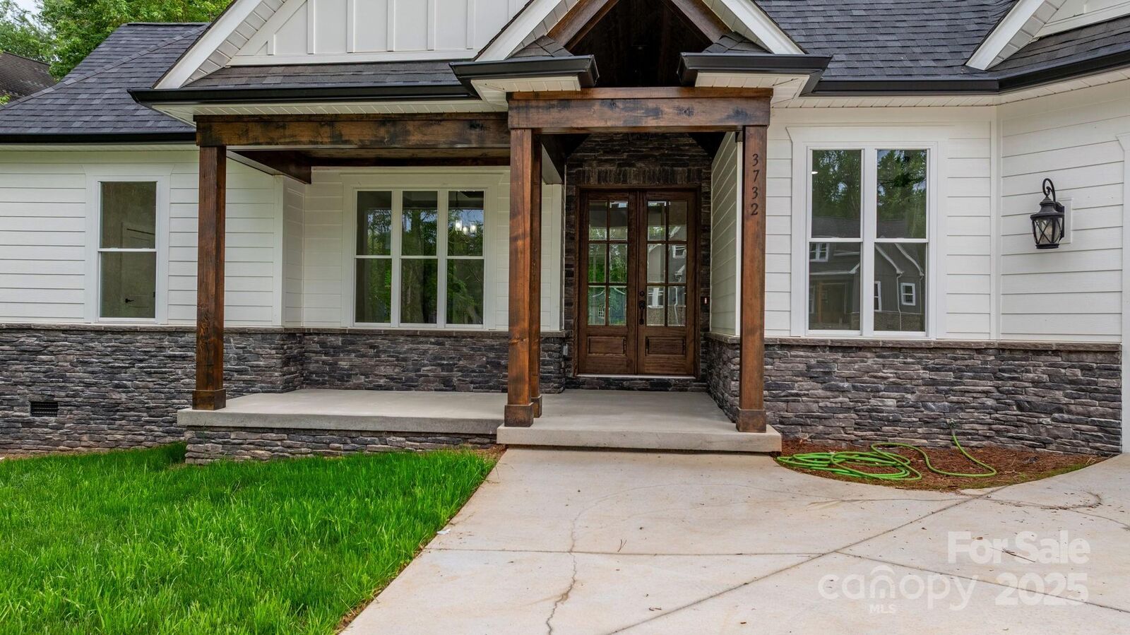 Property Photo: 3732 Whitney Drive NE NC 28601