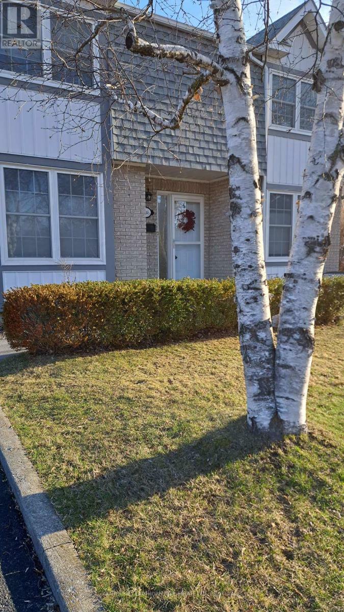 Property Photo:  788 Whiteoak Crescent  ON K7P 1L6 