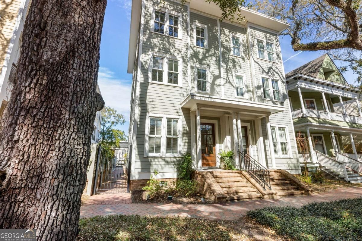 Property Photo: 212 W Gwinnett Street W GA 31401