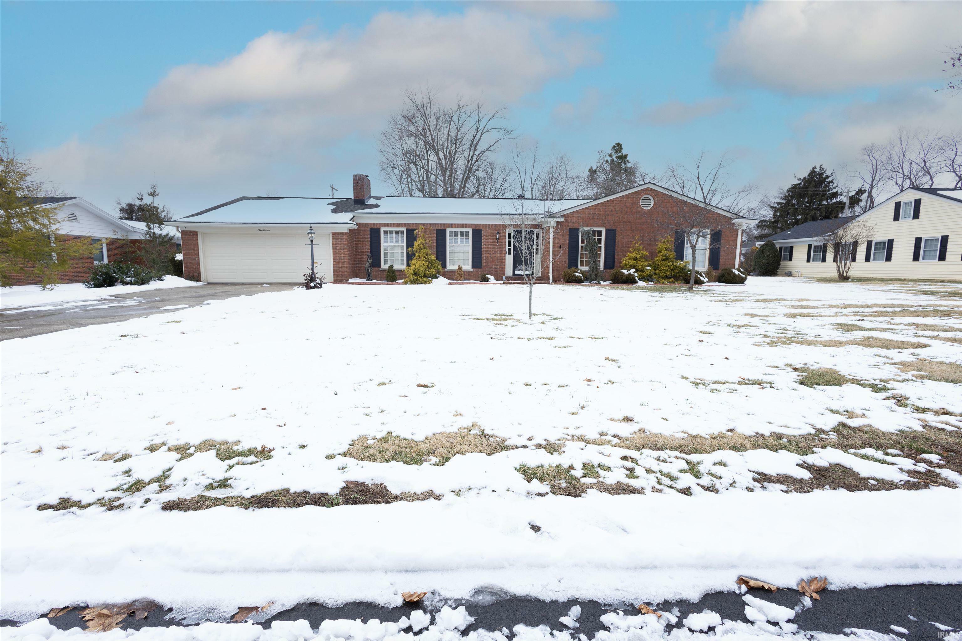 Property Photo:  901 Canterbury Drive  IN 47715 