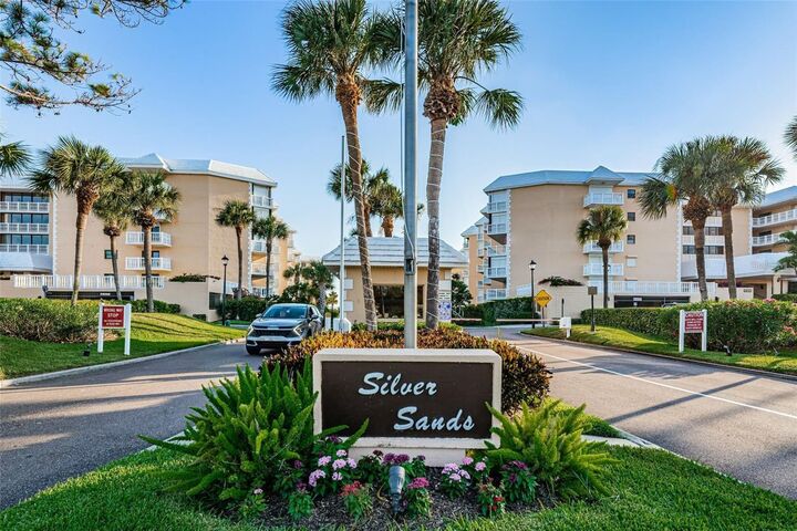 Property Photo:  6600 Sunset Way 112  FL 33706 