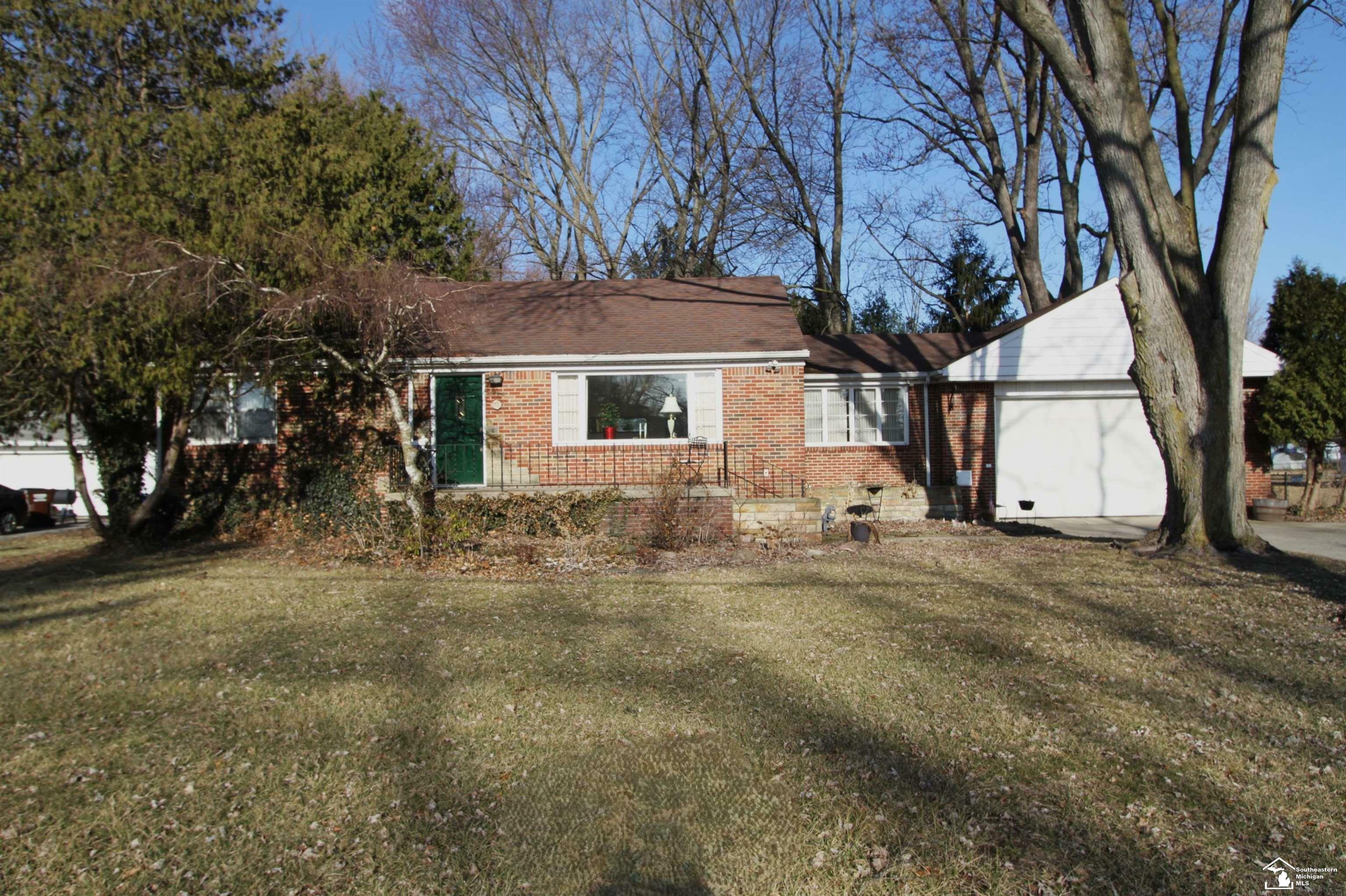 Property Photo:  13161 S Dixie Highway  MI 48145 