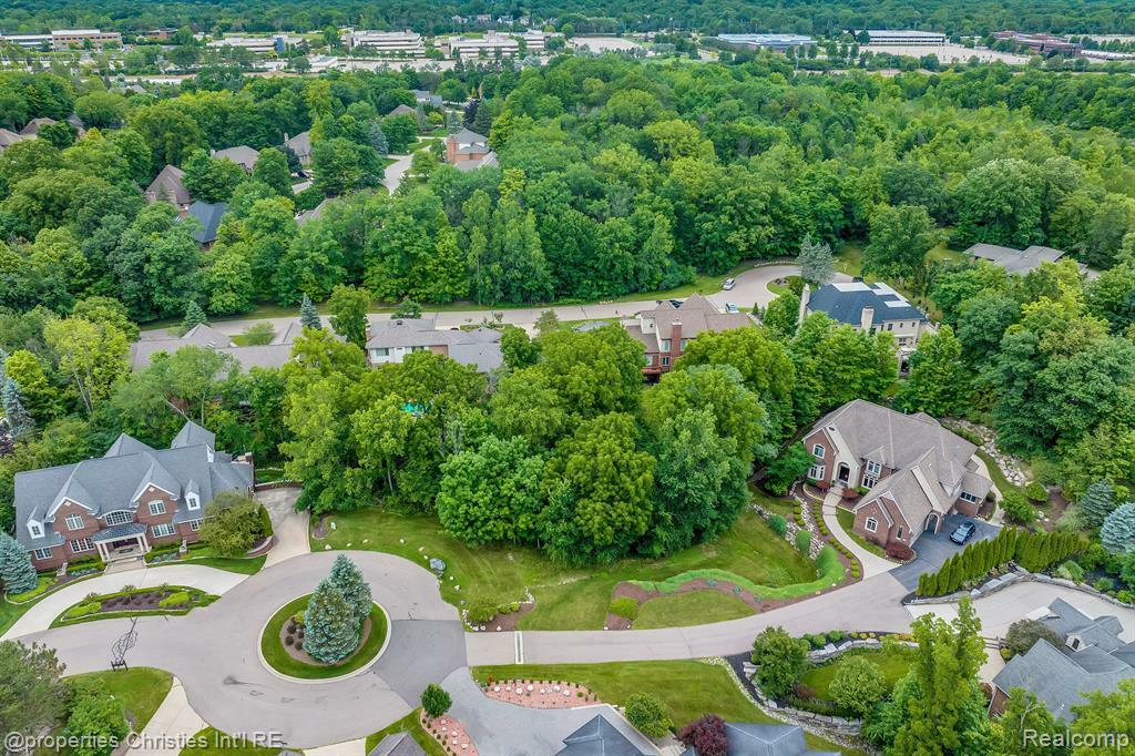 Property Photo: 34750 Huntington Ct. Court MI 48331 3528