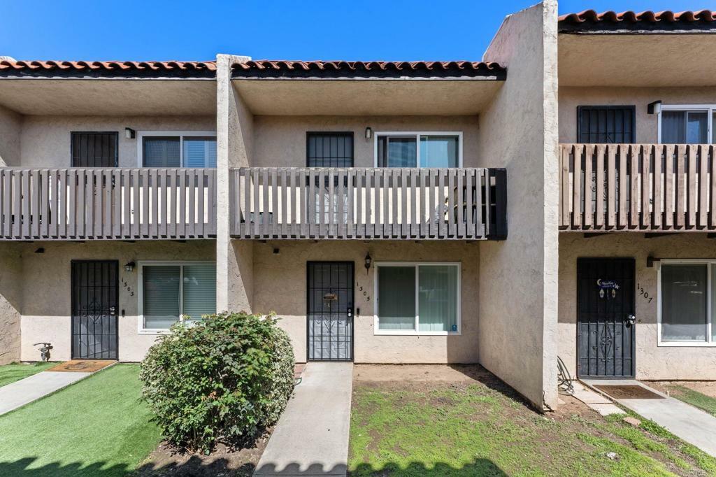 Property Photo:  1305 Oakdale Avenue  CA 92021 