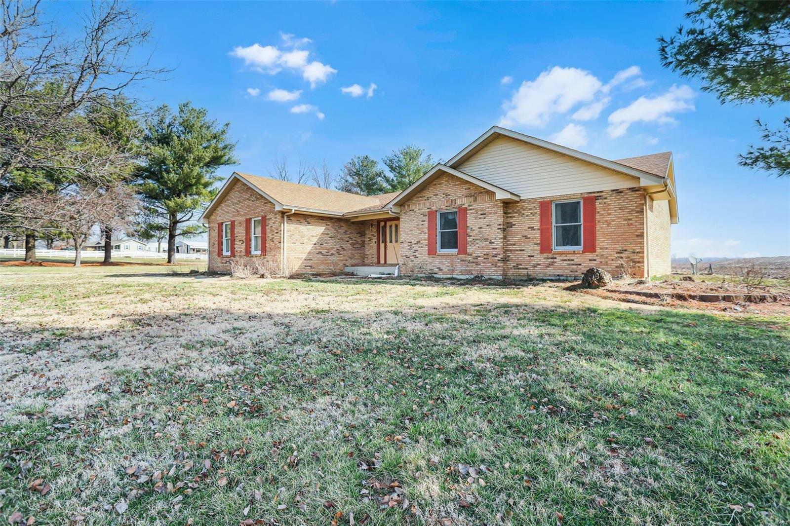 Property Photo:  4842 Indian Hills Drive  IL 62025 