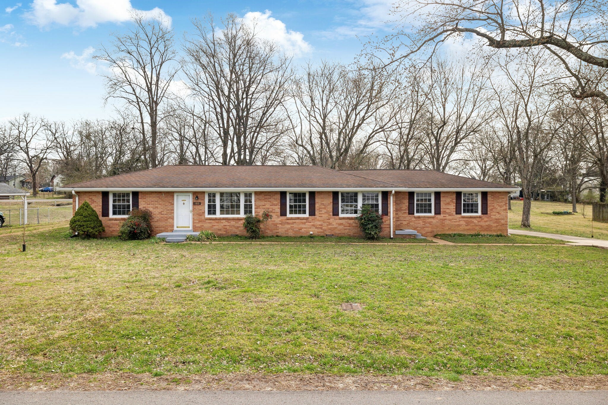 Property Photo: 105 McArthur Dr TN 37138