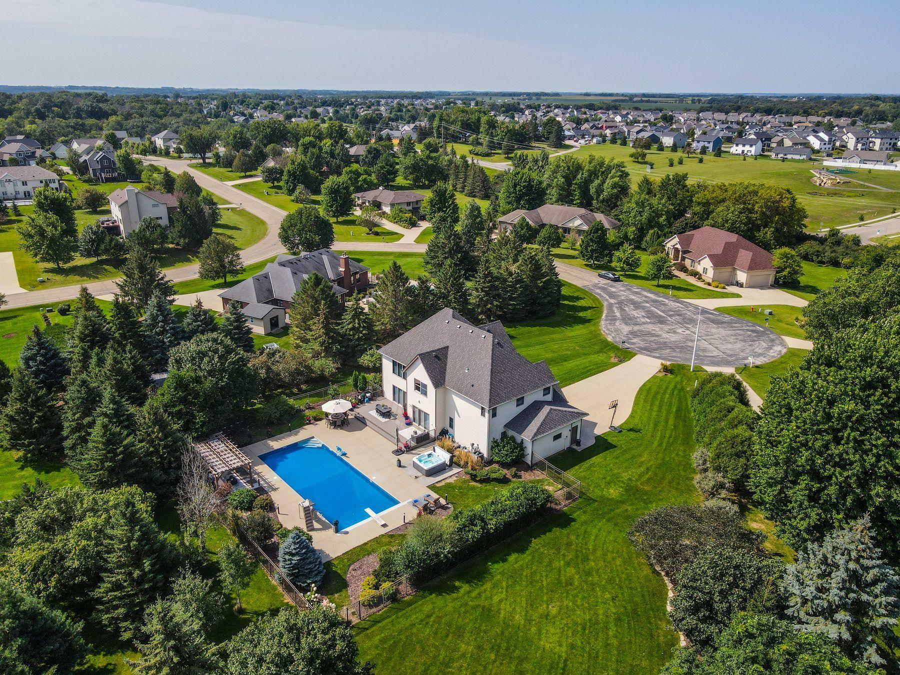 Property Photo: 3112 Braemore Lane SW MN 55902
