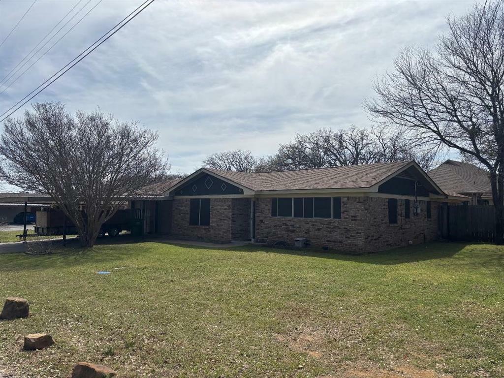 Property Photo: 1001 Cactus Street TX 76067