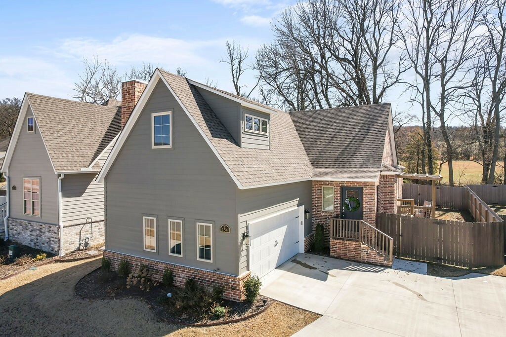 154 N Hawkstone Drive  Fayetteville AR 72704 photo