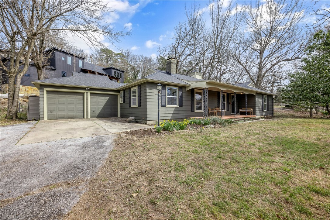 Property Photo: 500 N Vinson Avenue AR 72701