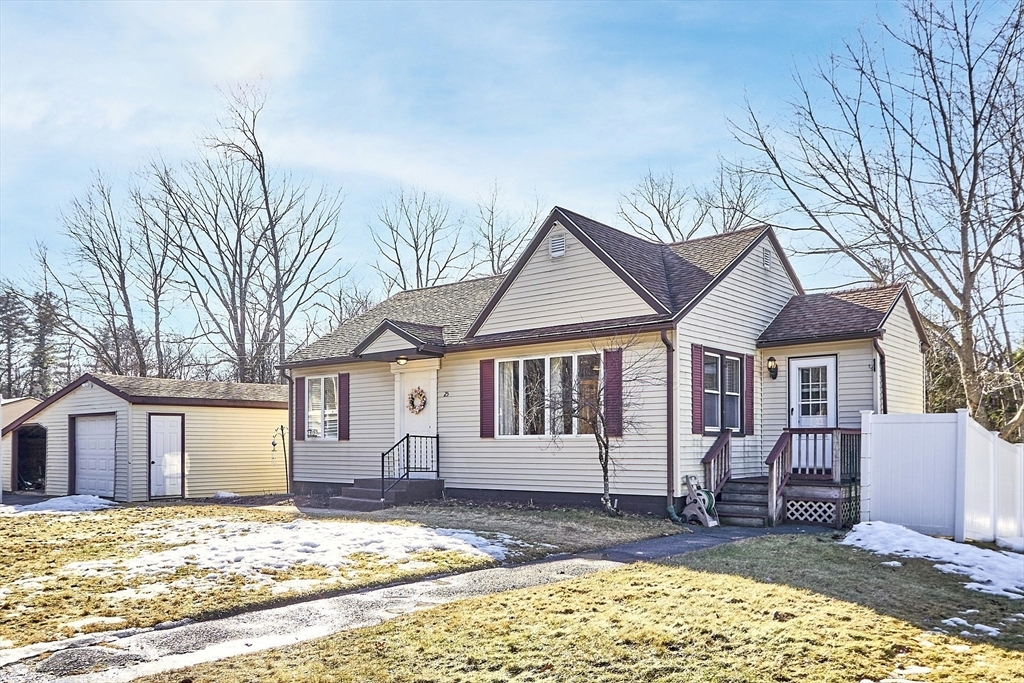 Property Photo:  25 Ridge St  MA 01473 