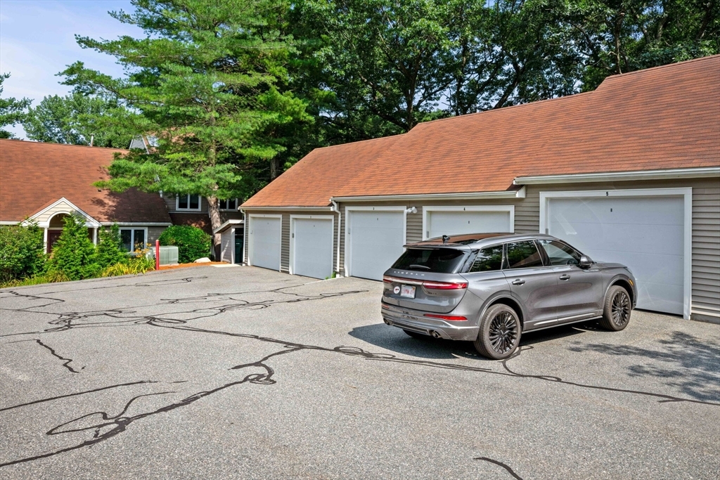 Property Photo: 5 Kendalls Mill 5 MA 01801