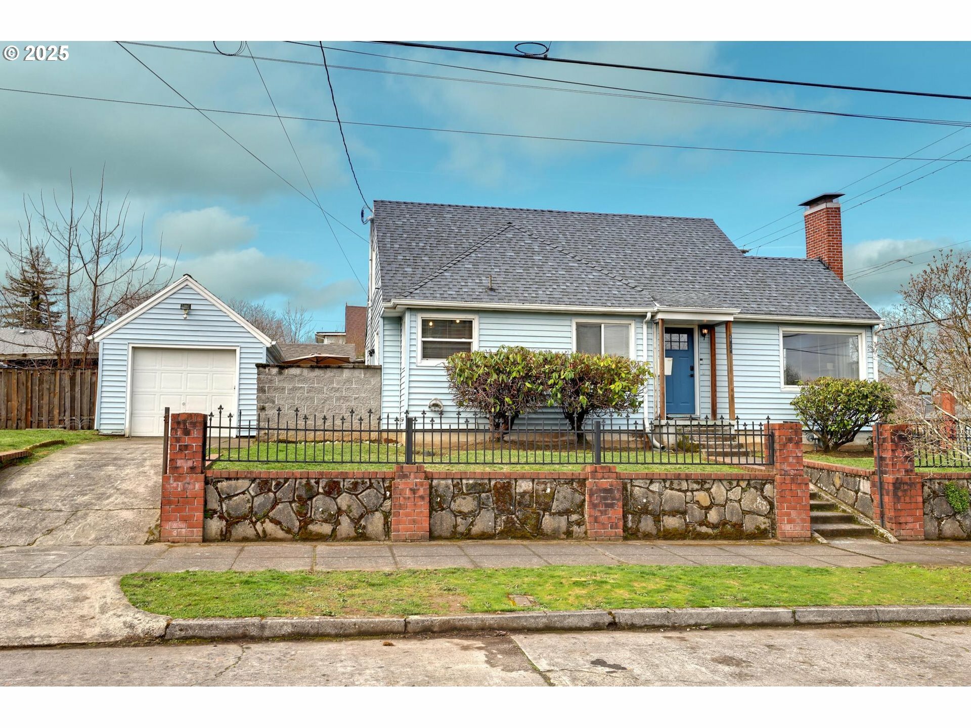 5947 NE 14th Ave  Portland OR 97211 photo