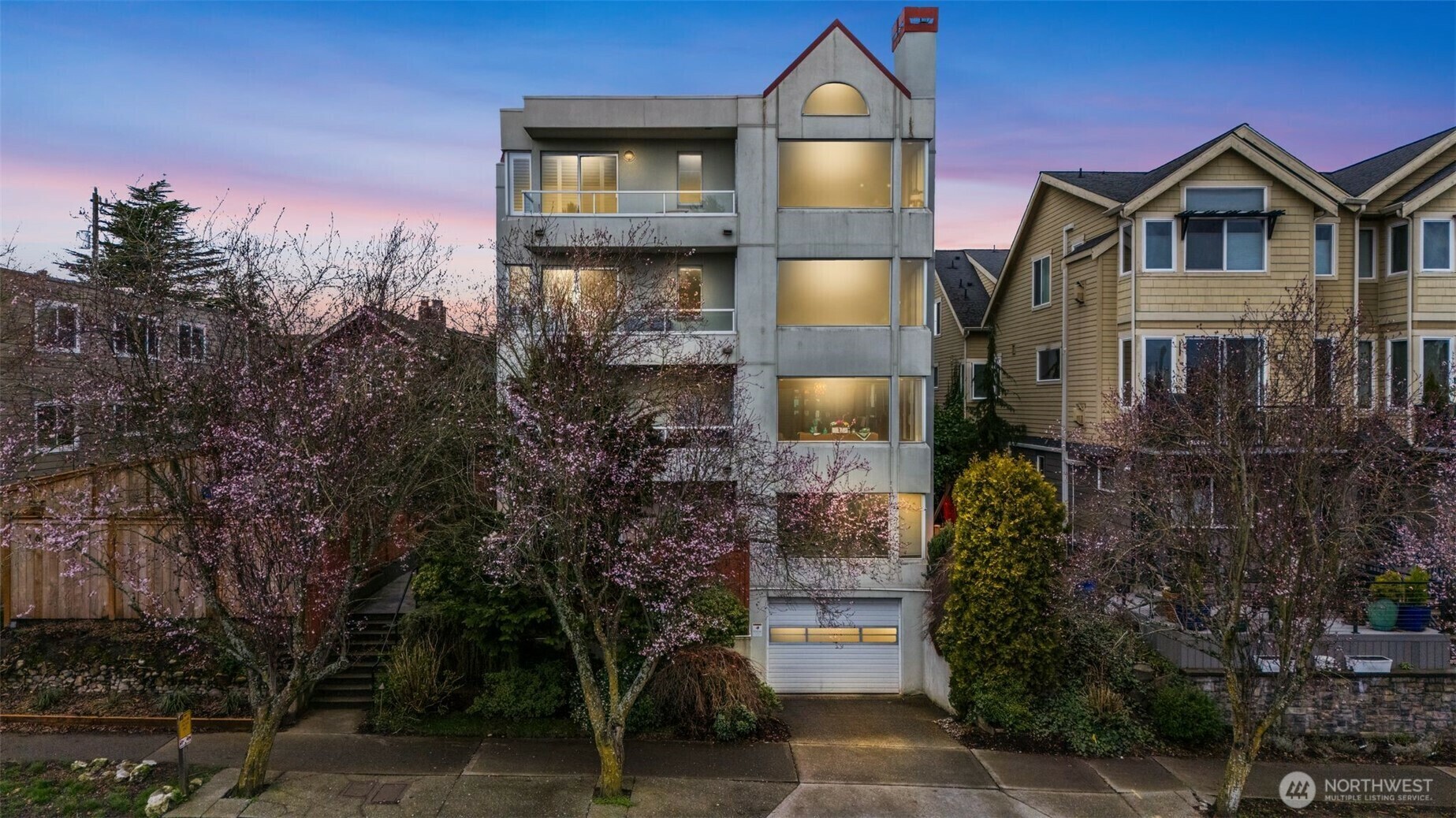 Property Photo: 1613 California Avenue SW 402 WA 98116