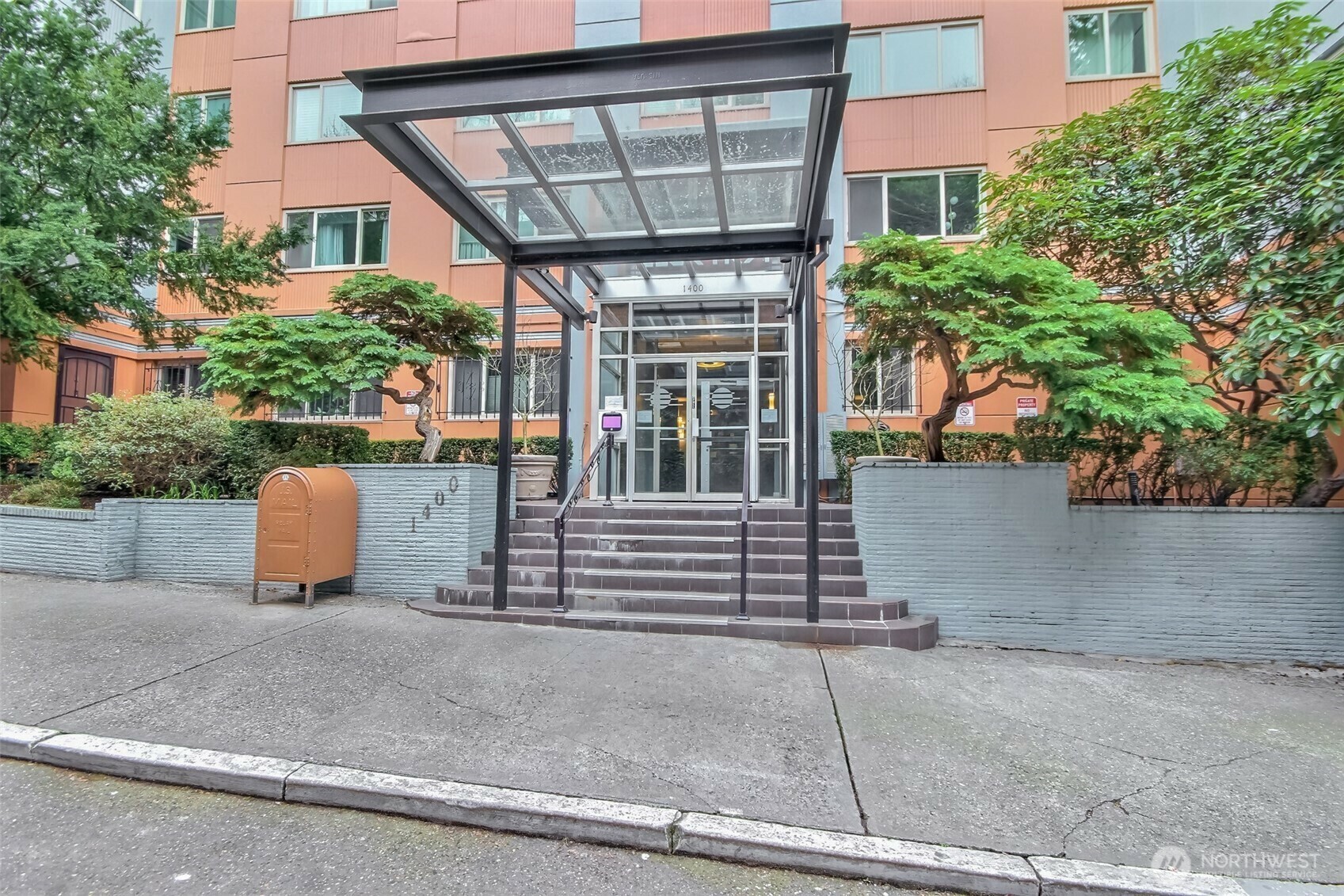 Property Photo: 1400 Hubbell Place 711 WA 98101
