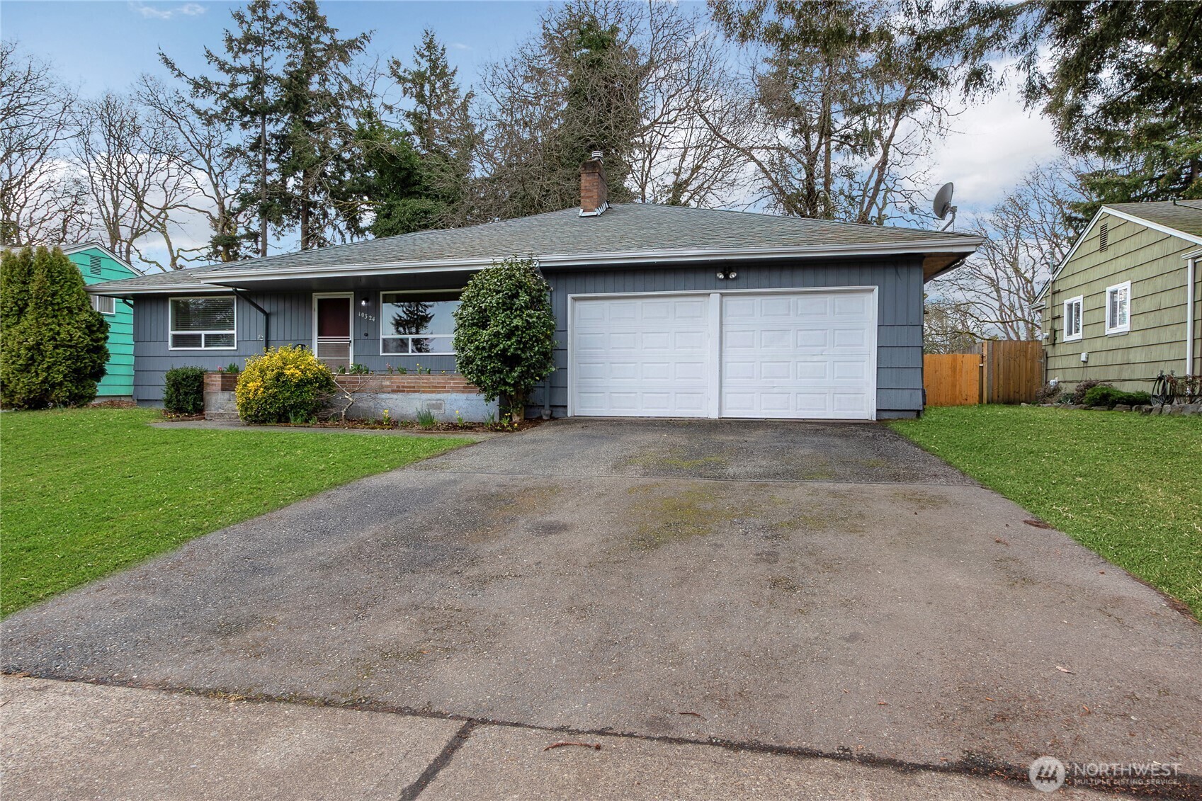 Property Photo: 10324 Montrose Avenue SW WA 98499