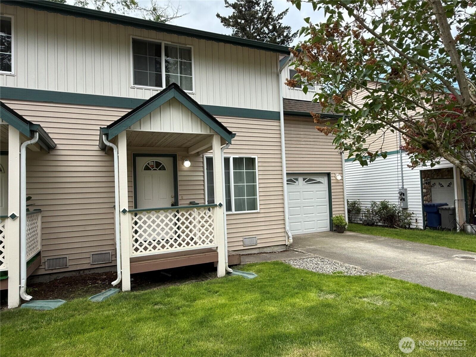 Property Photo:  1826  98th Place SW B  WA 98204 