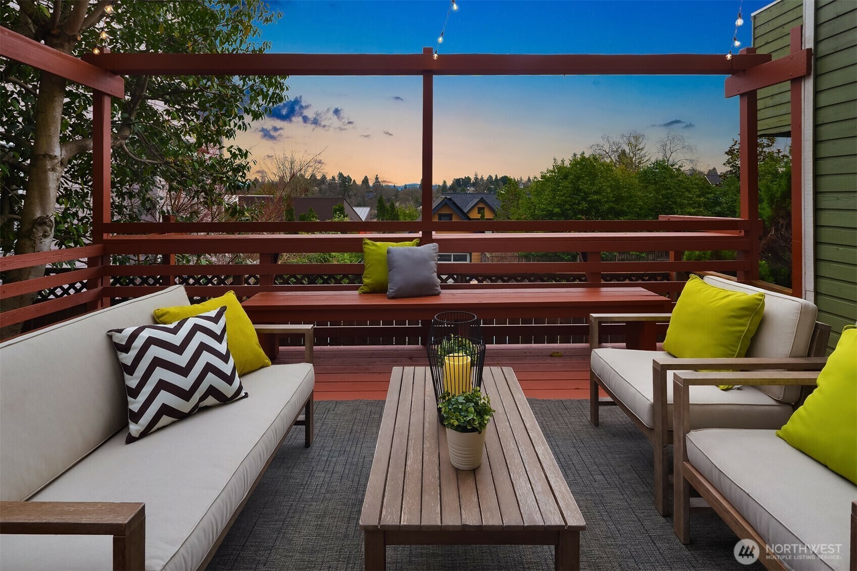 1812  25th Avenue A  Seattle WA 98122 photo