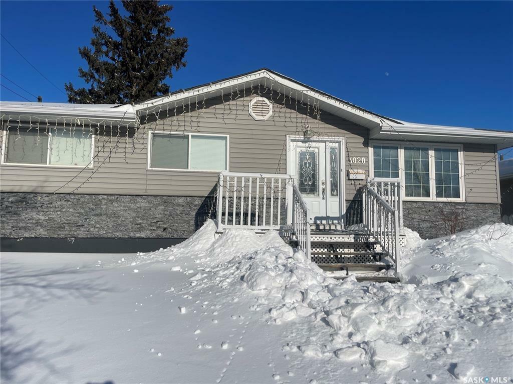 Property Photo: 3020 Avonhurst Drive SK S4R 3J5