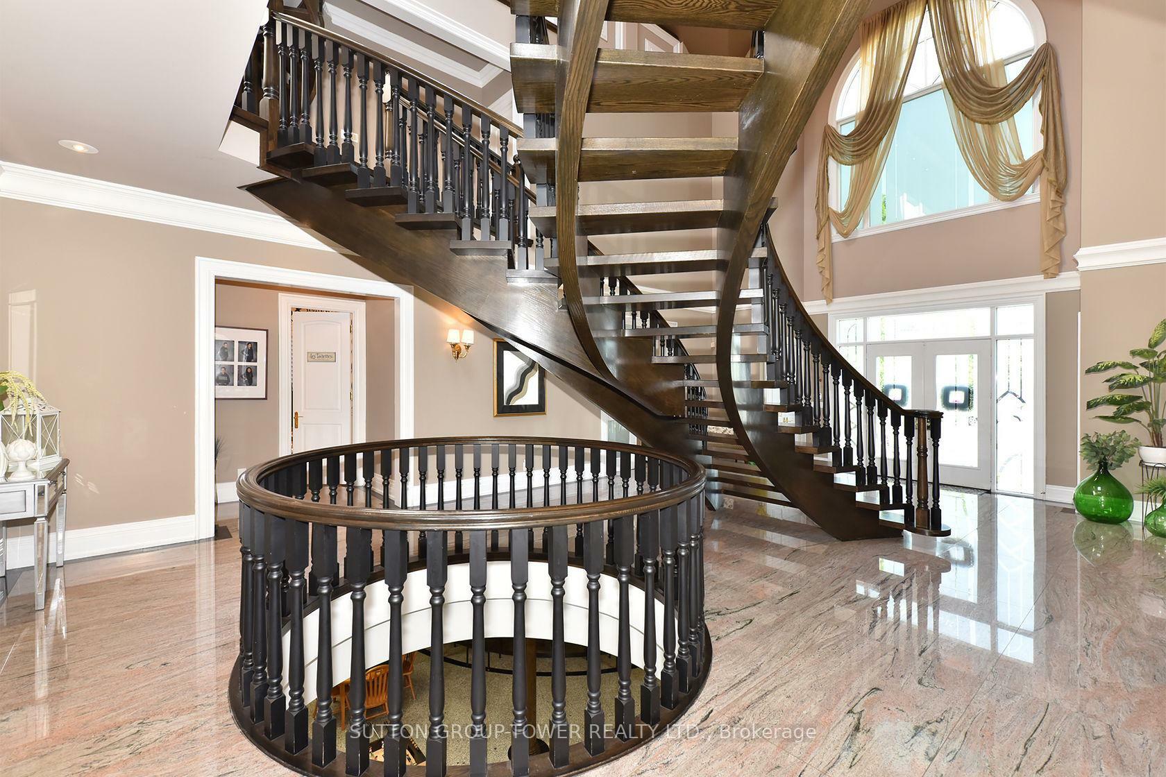 Property Photo: 71 Delia Pl ON L4L 8P6