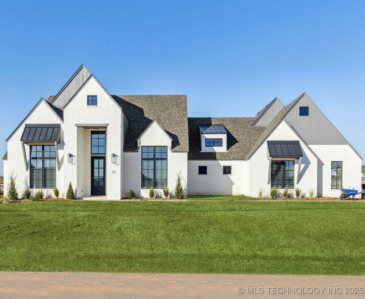 Property Photo:  213 E 166th Place S  OK 74033 