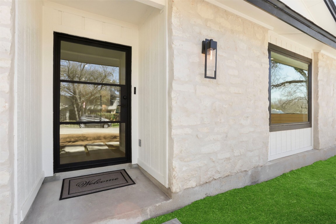 Property Photo:  9229 Independence Loop  TX 78748 