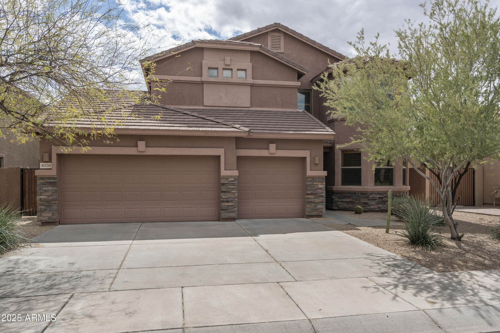 Property Photo:  8339 W Molly Lane  AZ 85383 