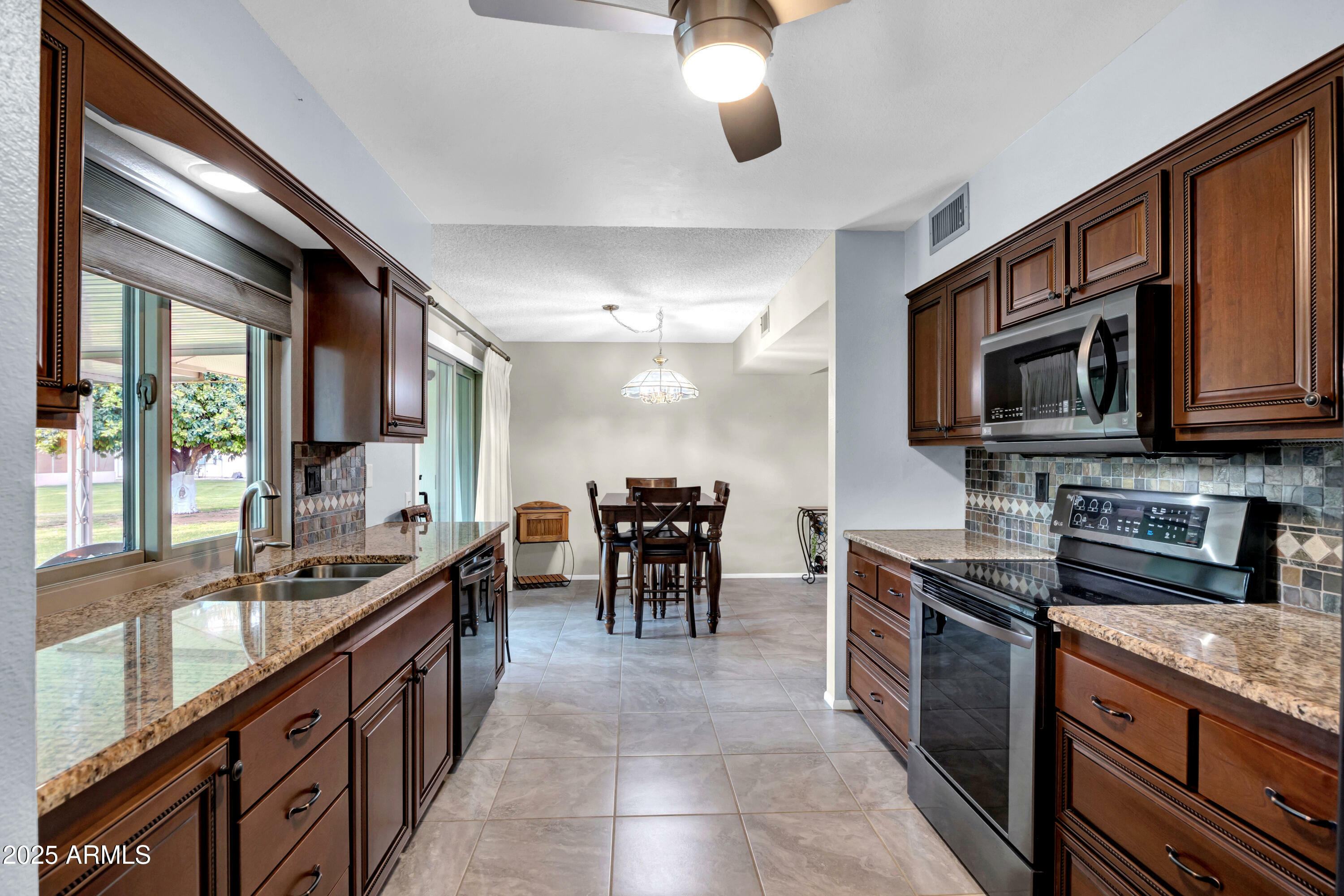Property Photo: 9809 W Pleasant Valley Road AZ 85351