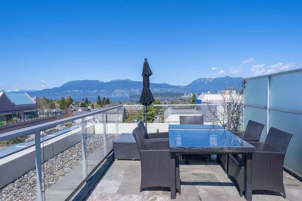 Property Photo: 2528 Maple Street 703 BC V6J 0B5