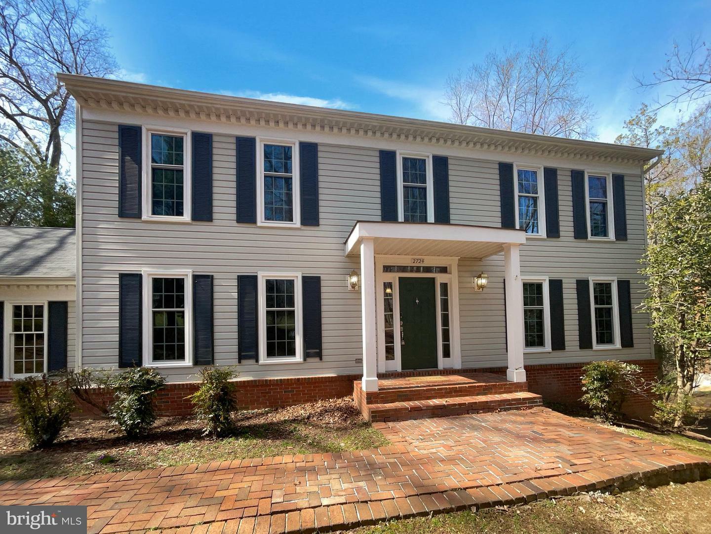 Property Photo: 2724 Valestra Circle VA 22124