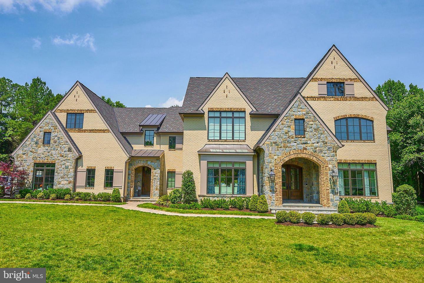 Property Photo: 1106 Towlston Road VA 22102