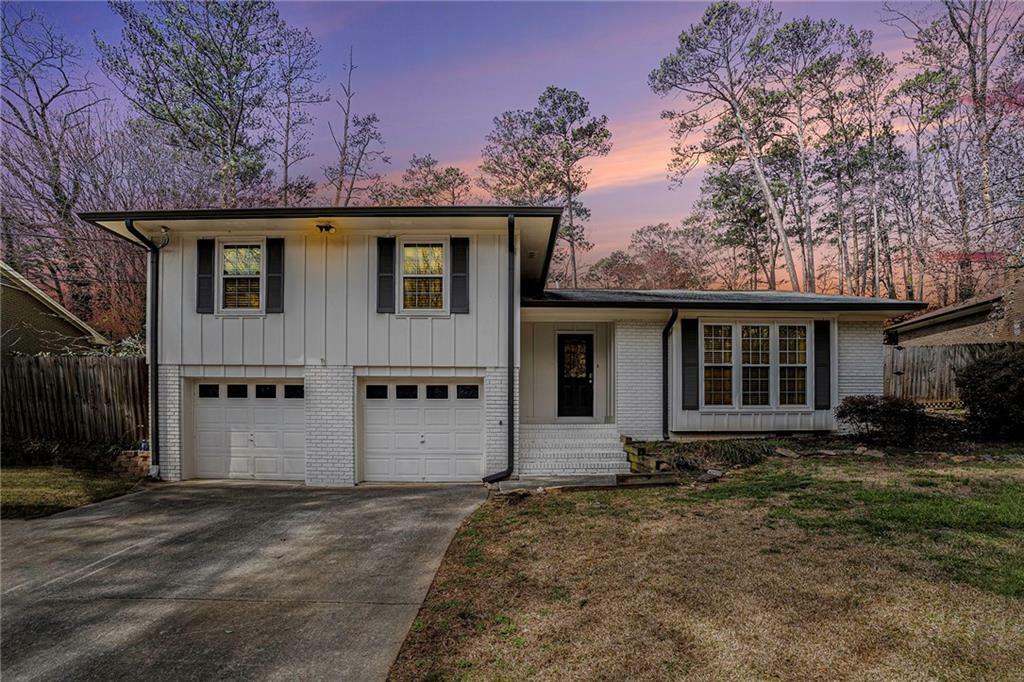 Property Photo: 5498 Stoneybrook Court SE GA 30126