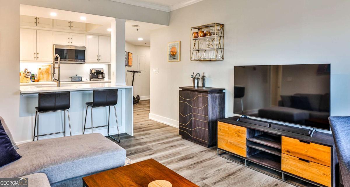 Property Photo: 1 Biscayne Drive NW 706 GA 30309